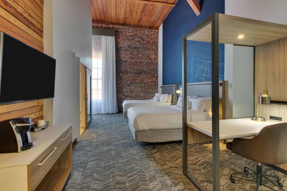 Queen Suite with Two Queen Beds and Sofa Bed interior
